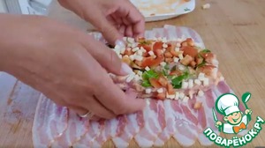 Мясо в беконе с сочной начинкой – кулинарный рецепт